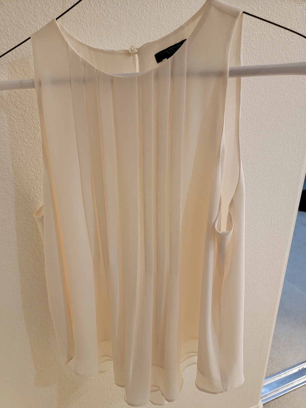 Ann Taylor Cream Pleated Sleeveless Camisole